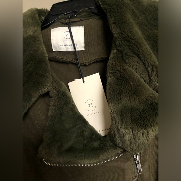 COTTON ON NWT FAUX FUR MOTO JACKET - Picture 4 of 6